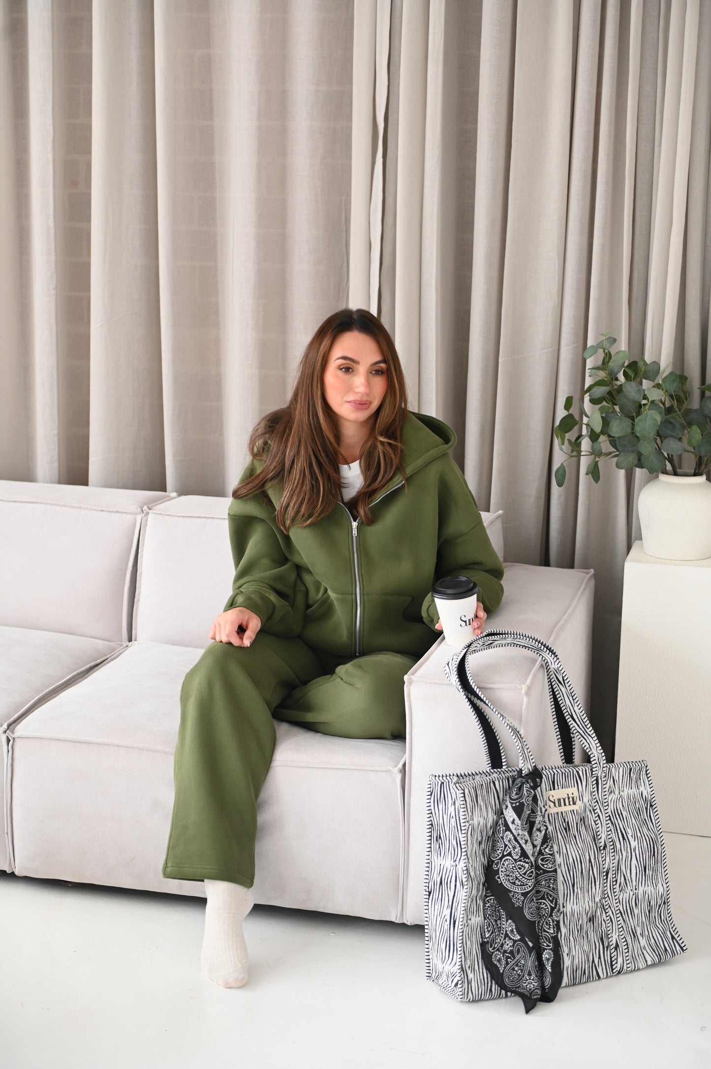 OLIVE Hoodie with zipper