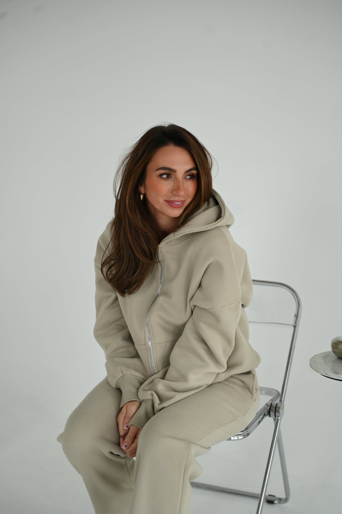 STONE Hoodie with zipper.
