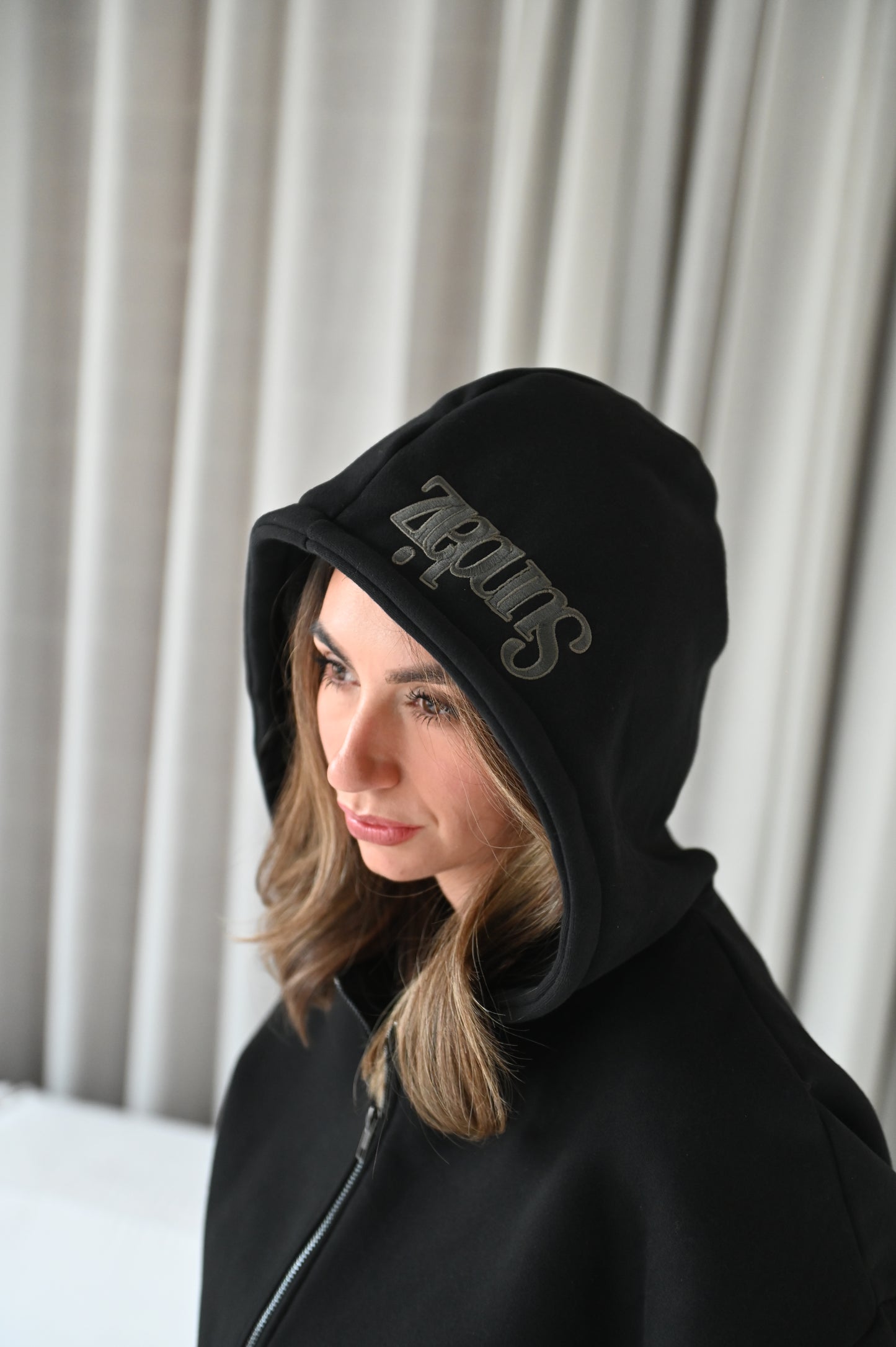 Black Hoodie with zipper.