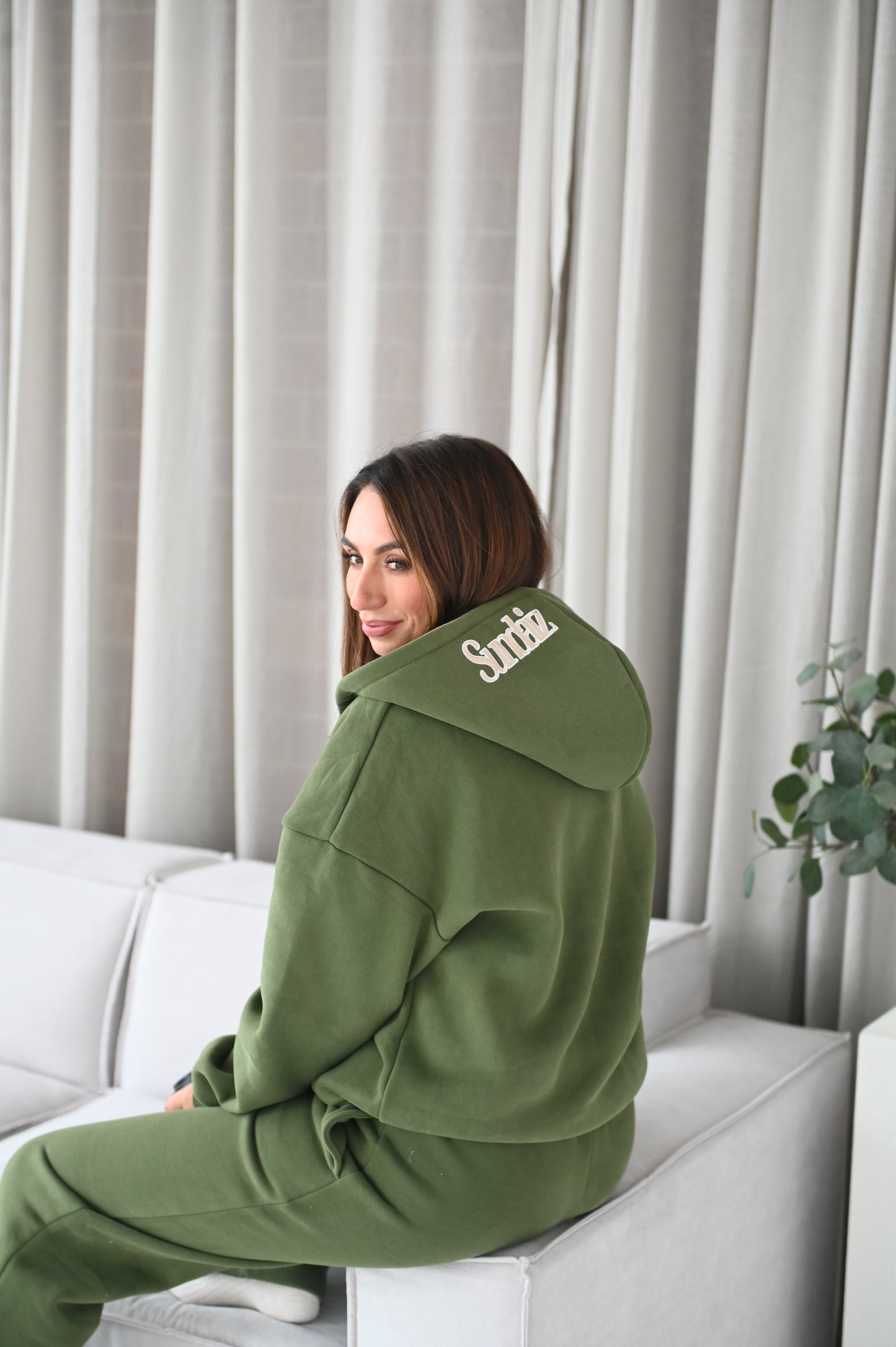 OLIVE Hoodie with zipper