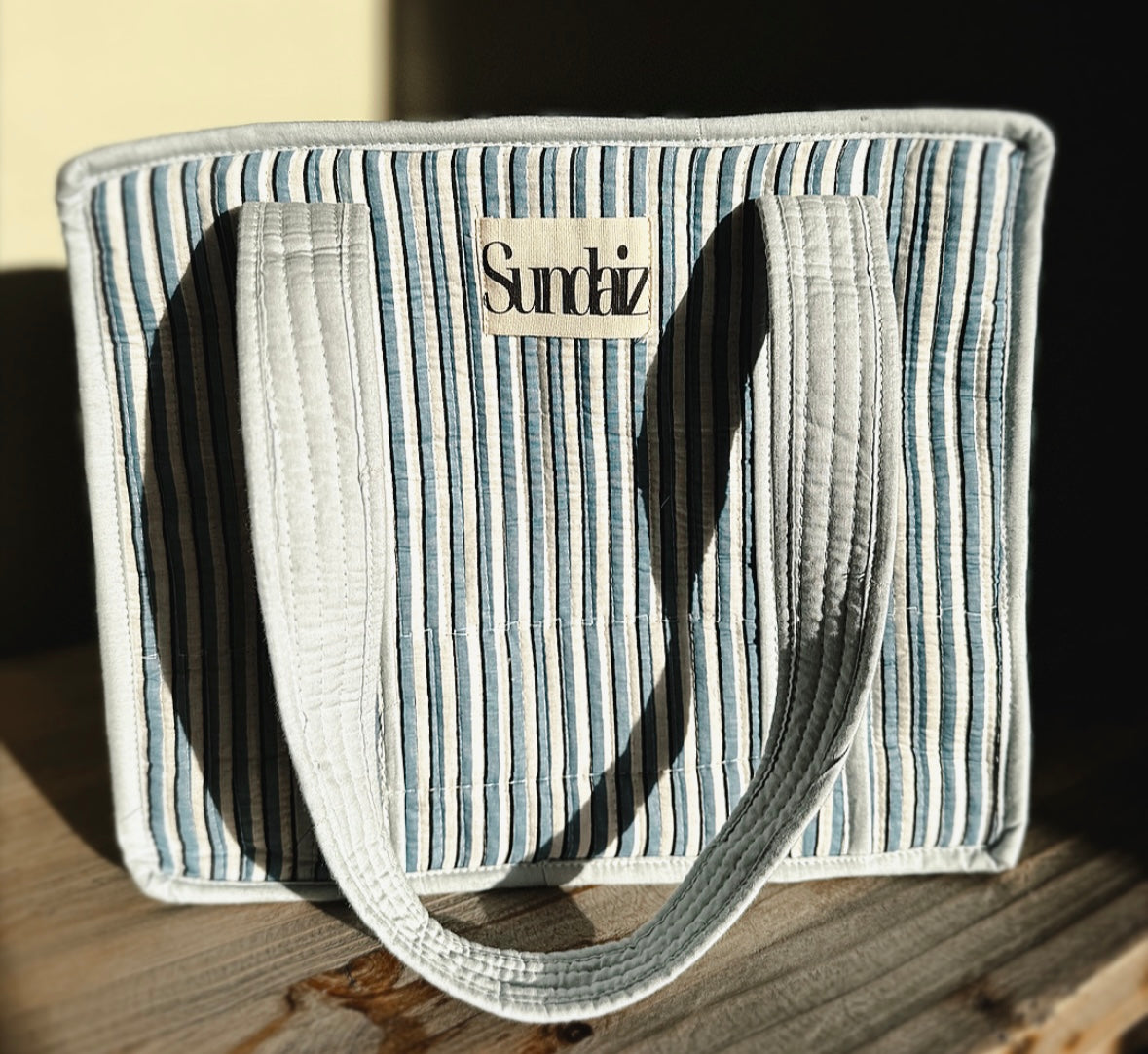 Sea breeze tote bag