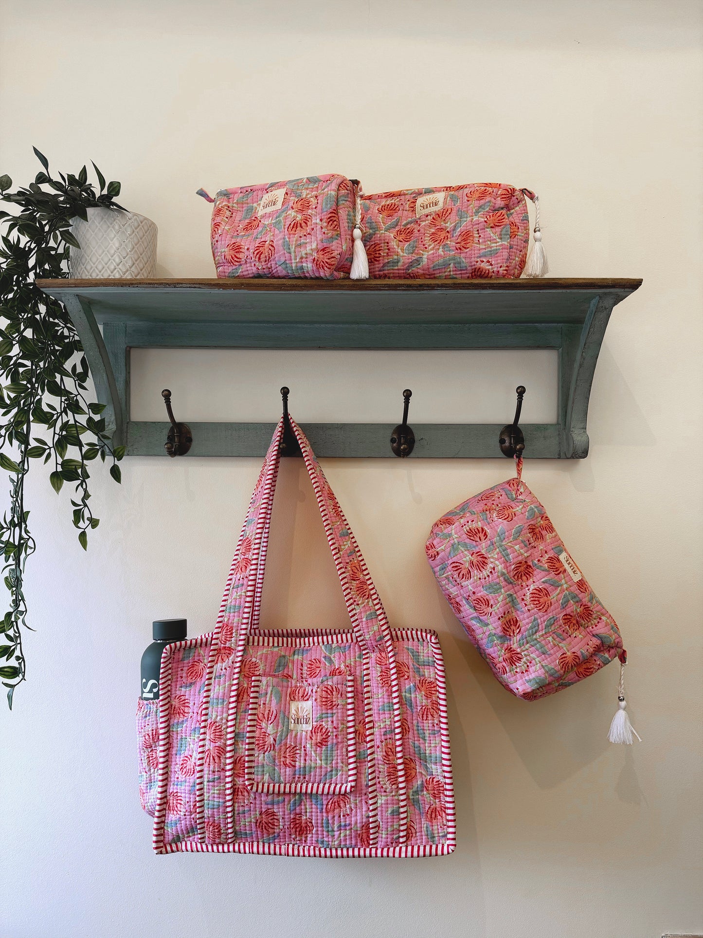 Cherry blossoms midi tote.