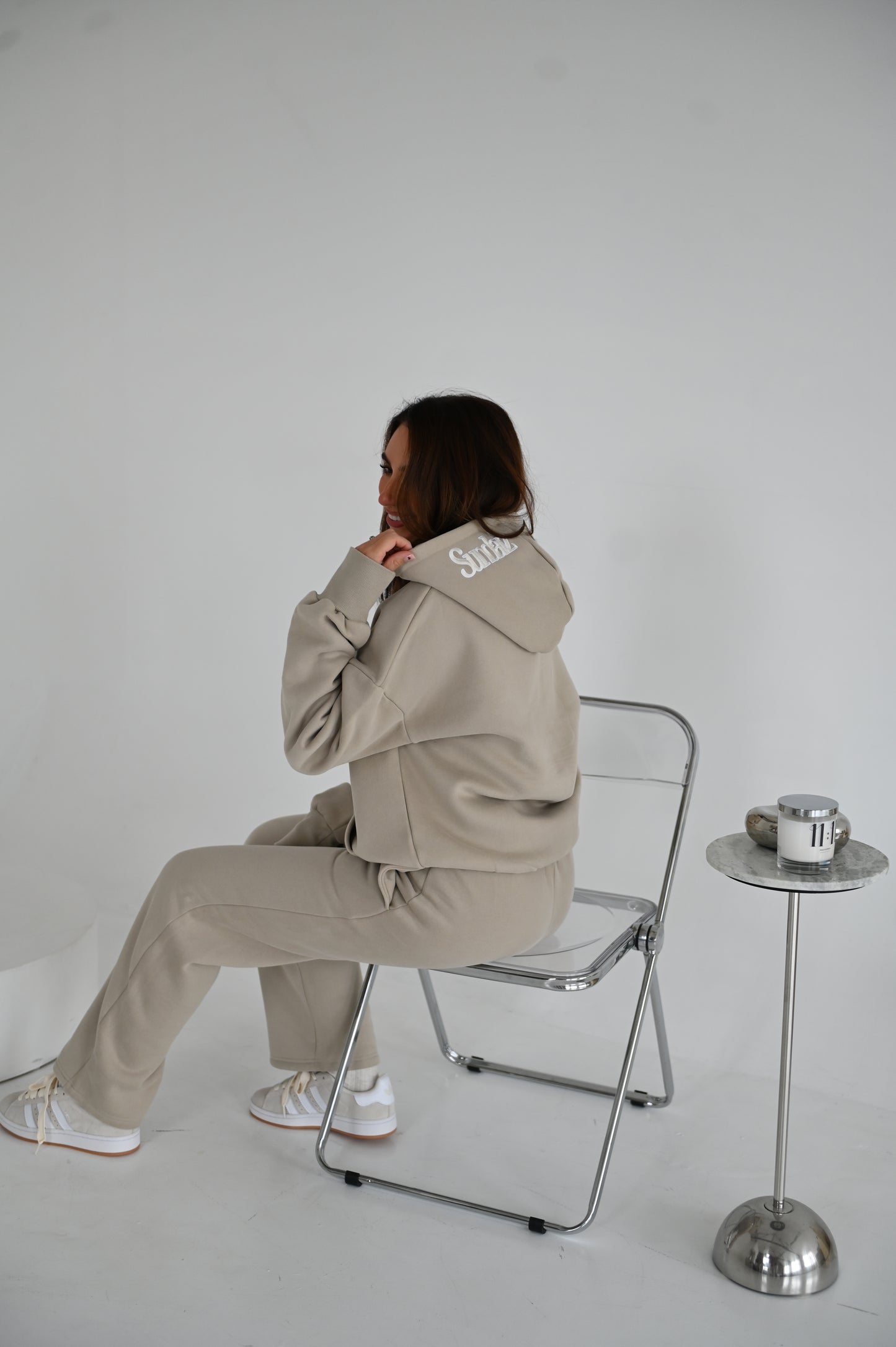 STONE Hoodie with zipper.