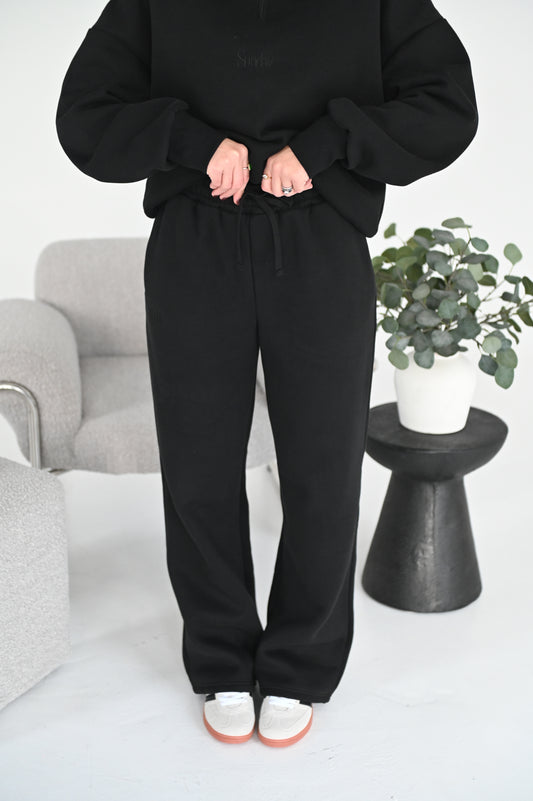 Fleece straight leg pants in Black