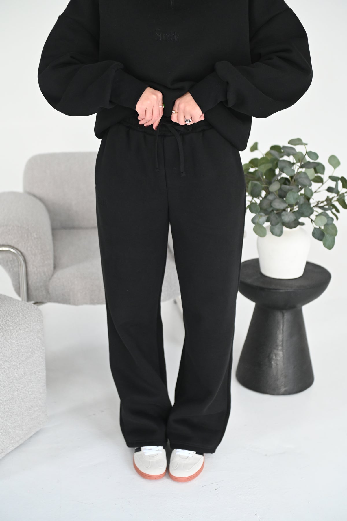 Fleece straight leg pants in Back