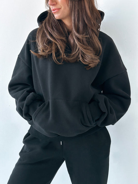 BLACK Hoodie without zipper.