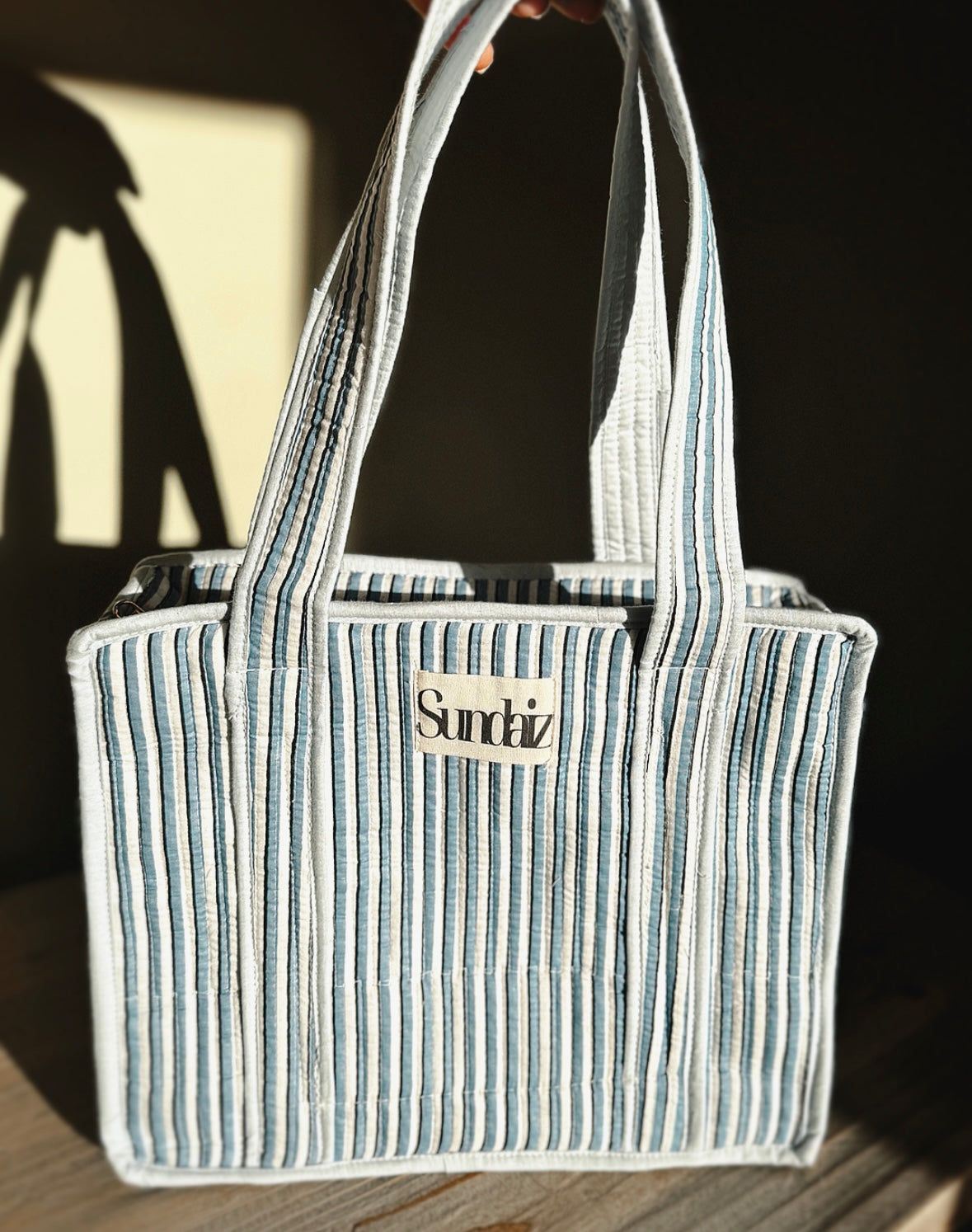 Sea breeze tote bag