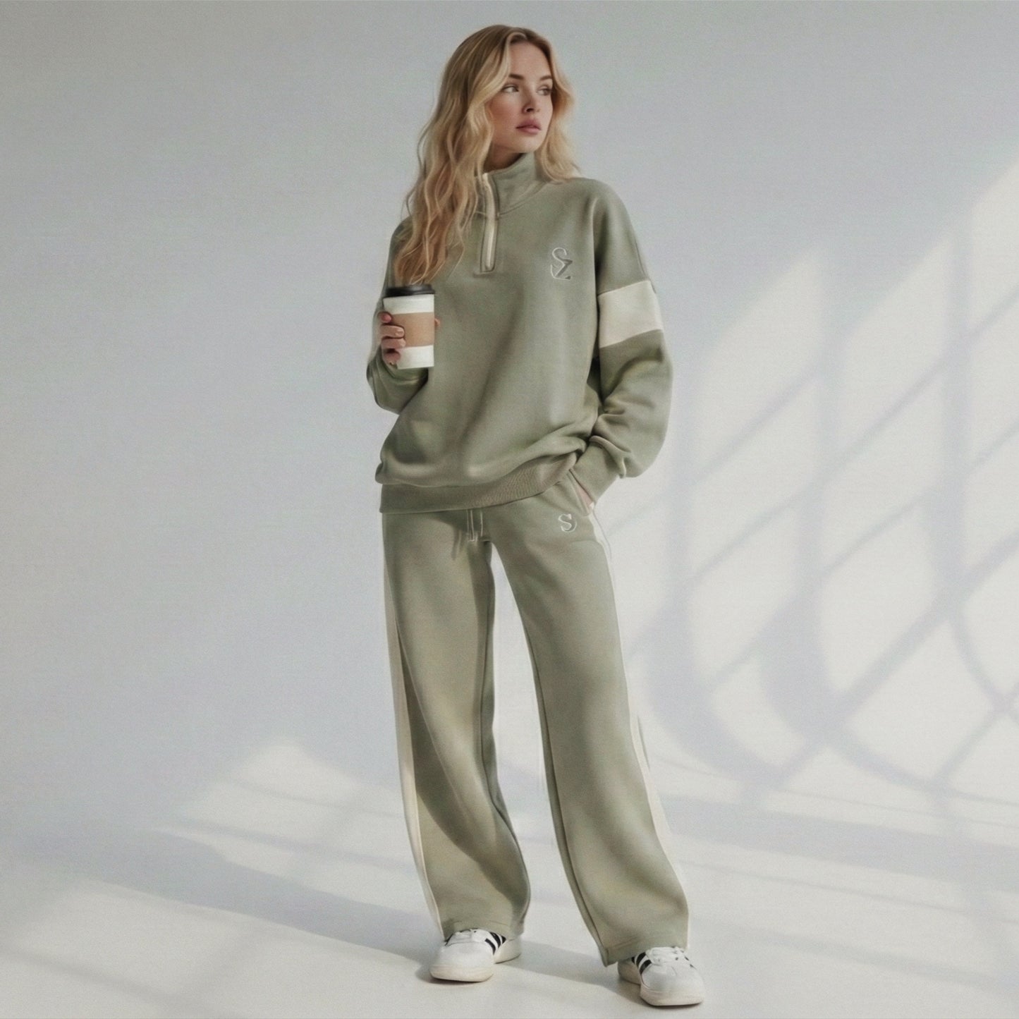 The ‘SZ’ Straight leg fleece pants in Sage