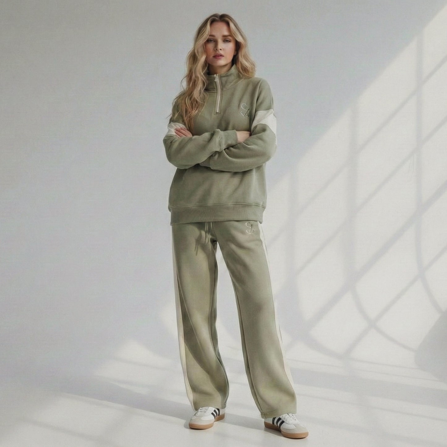 The ‘SZ’ Straight leg fleece pants in Sage