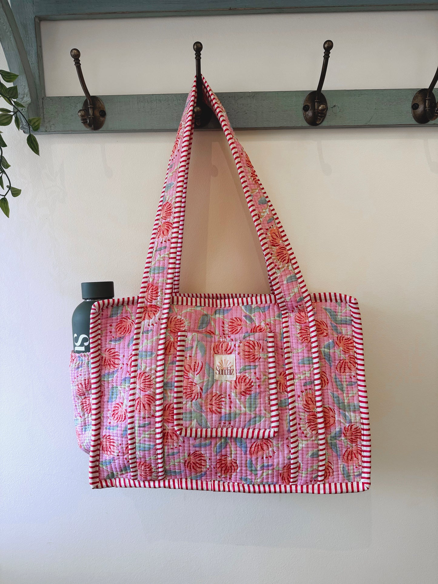 Cherry blossoms midi tote.