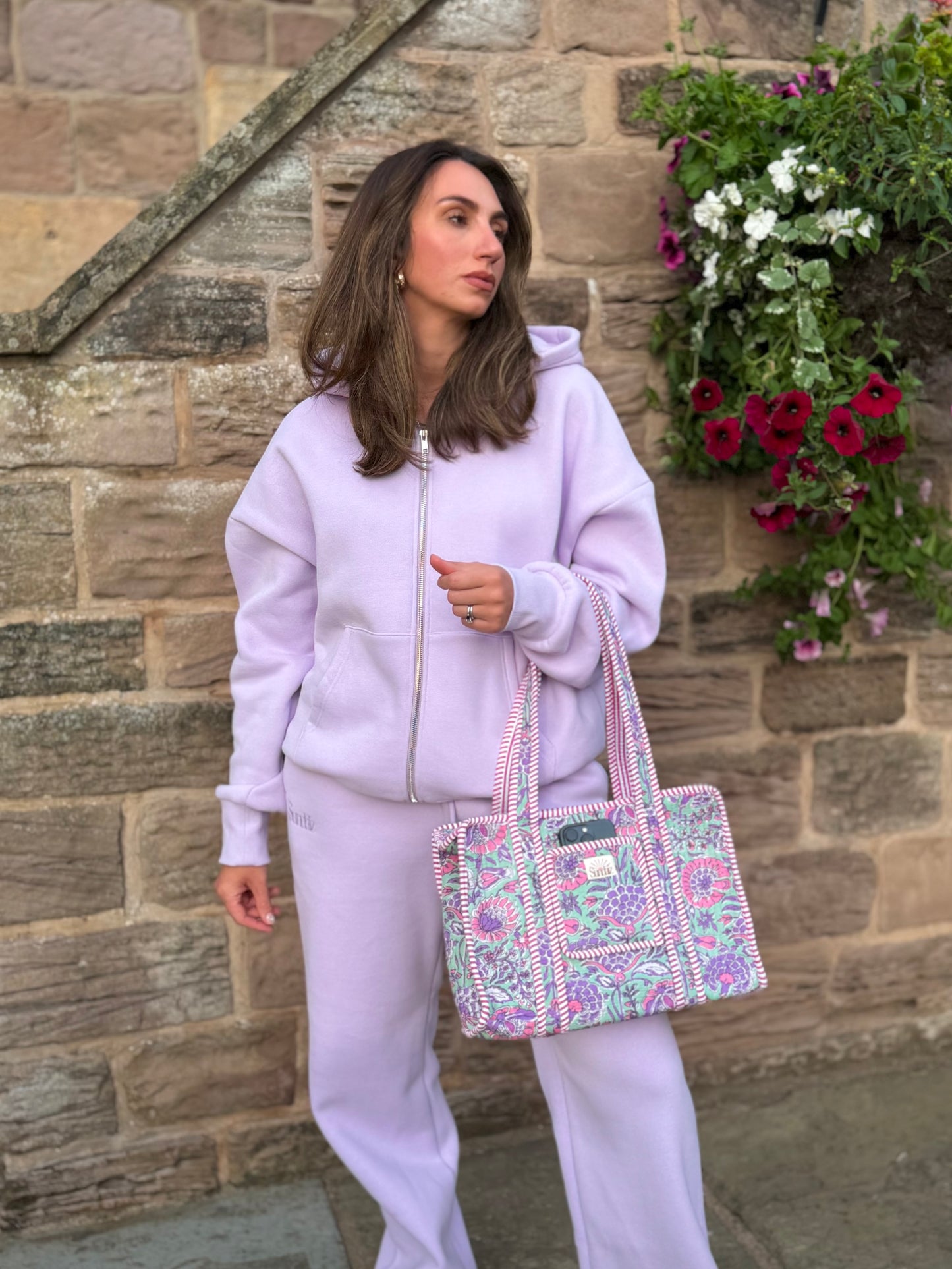 Lilac Hoodie with zipper.
