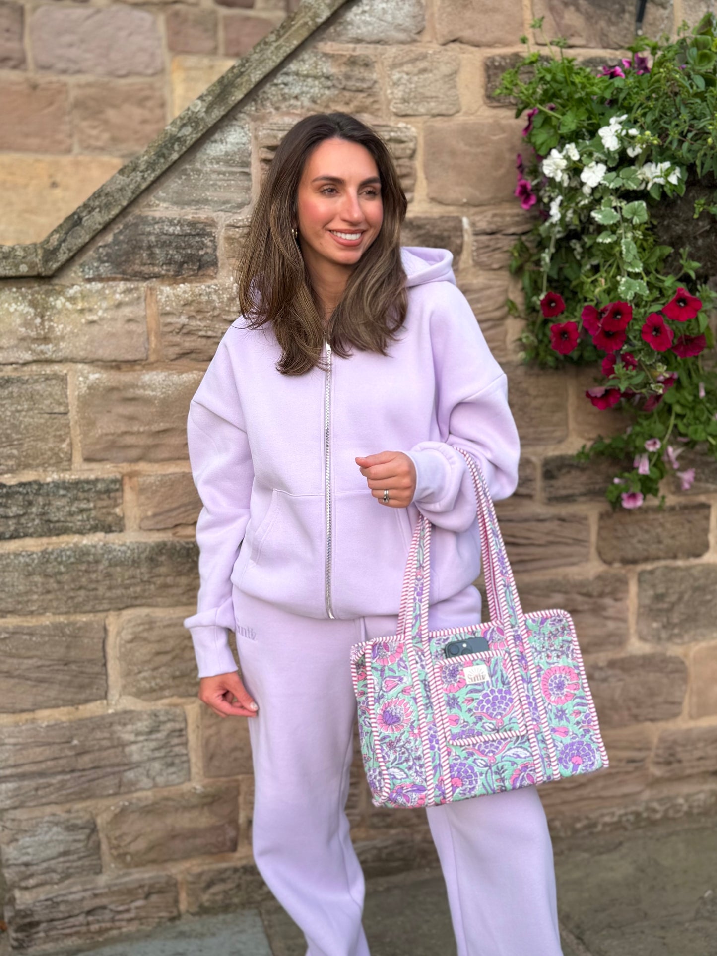 Lilac Hoodie with zipper.